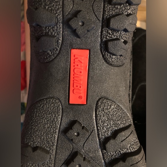 Khombu NEW Black Winter Boots with Fur Trim - Picture 6 of 16